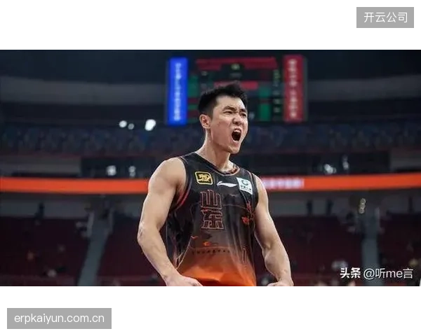 山东队进攻端遭遇压制,核心后卫高诗岩被上海队锋线群重点限制。 山东队进攻端遭遇压制,核心后卫高诗岩被上海队锋线群重点限制。